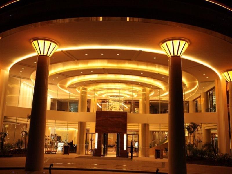 Golden Shining New Century Grand Hotel Beihai Exteriör bild